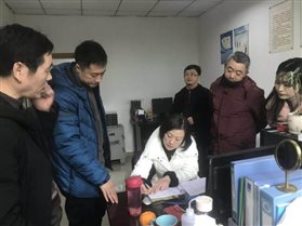 综合组积极商讨后勤保障